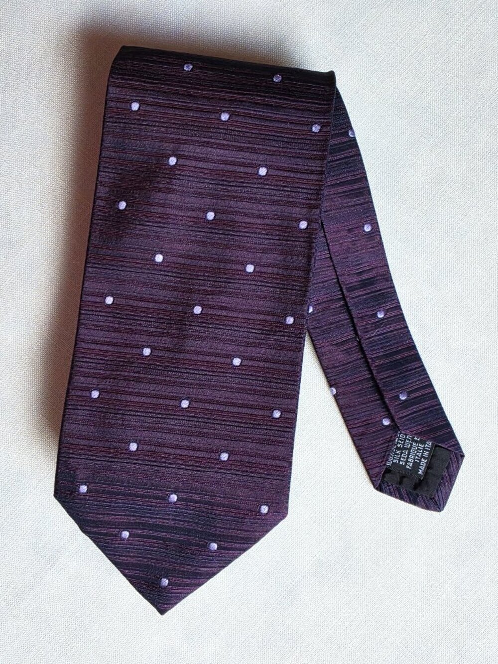 BOSS Hugo Boss 100% Silk Tie Deep Purple with Polka Dots Made in Italy
